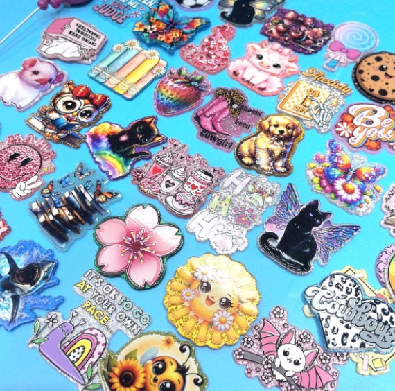 Wholesale Random 30pcs/pack  Cartoon Acrylic FlatBack Badge Scroll Keychain