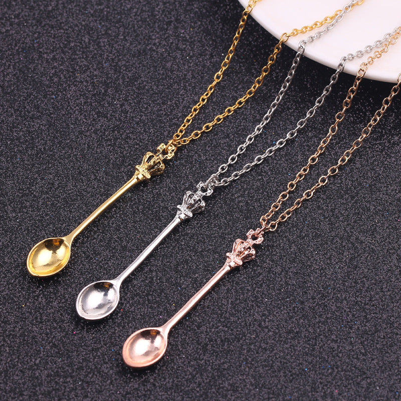 Wholesale Alloy Crown Mini Jewelry Gold Alice Crown Spoon Necklace
