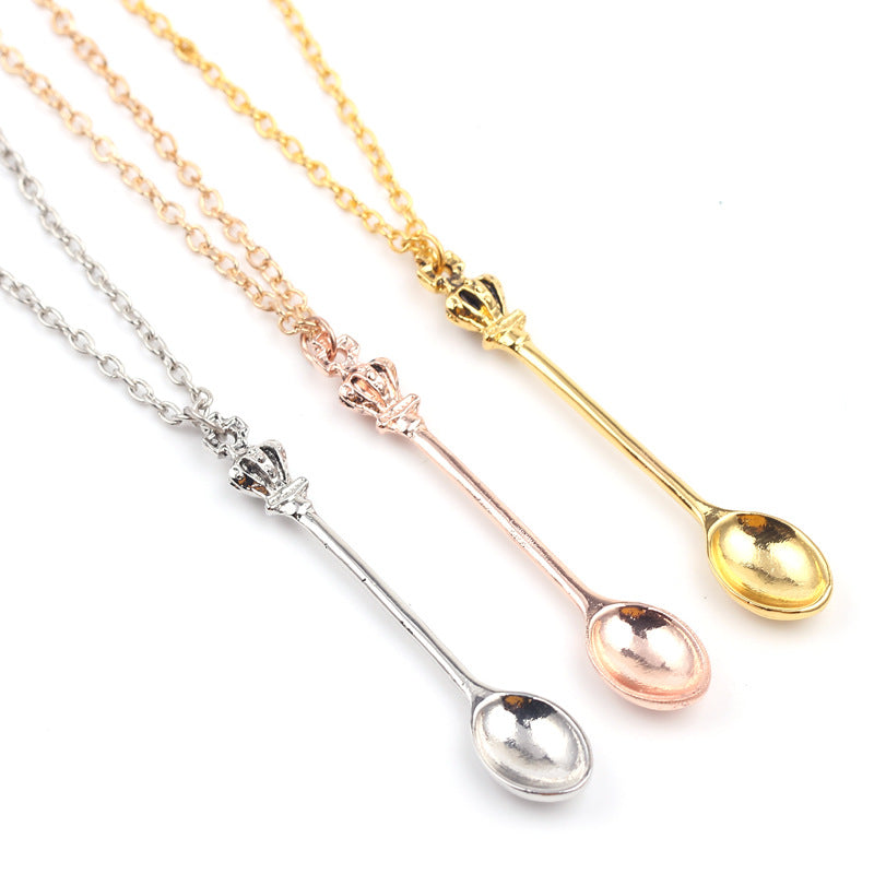 Wholesale Alloy Crown Mini Jewelry Gold Alice Crown Spoon Necklace