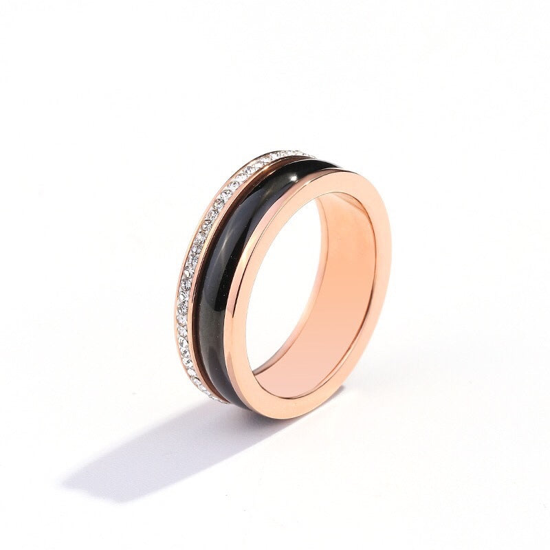 Titanium Steel de titanio al por mayor anillo de ojo de diablo de oro