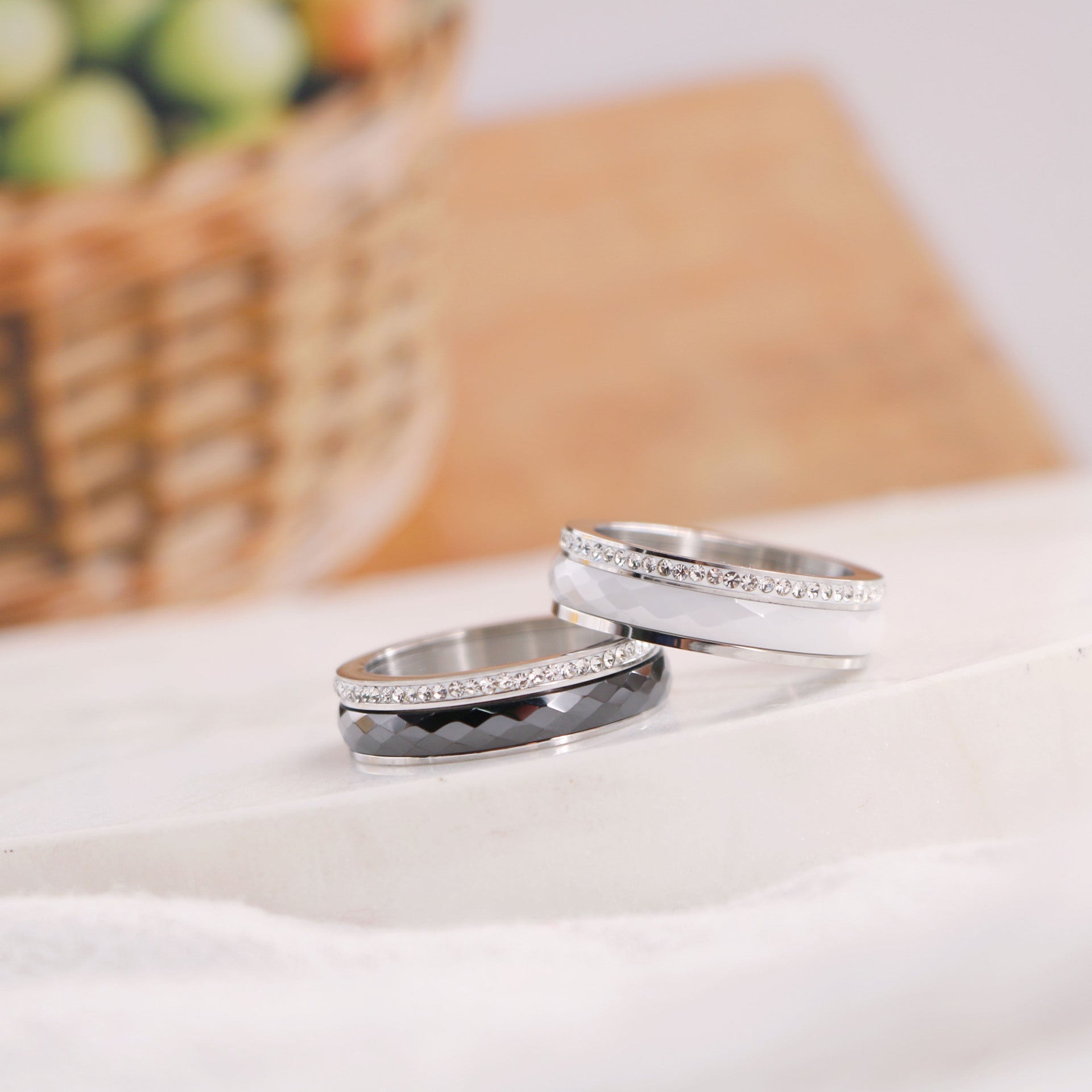 Titanium Steel de titanio al por mayor anillo de ojo de diablo de oro