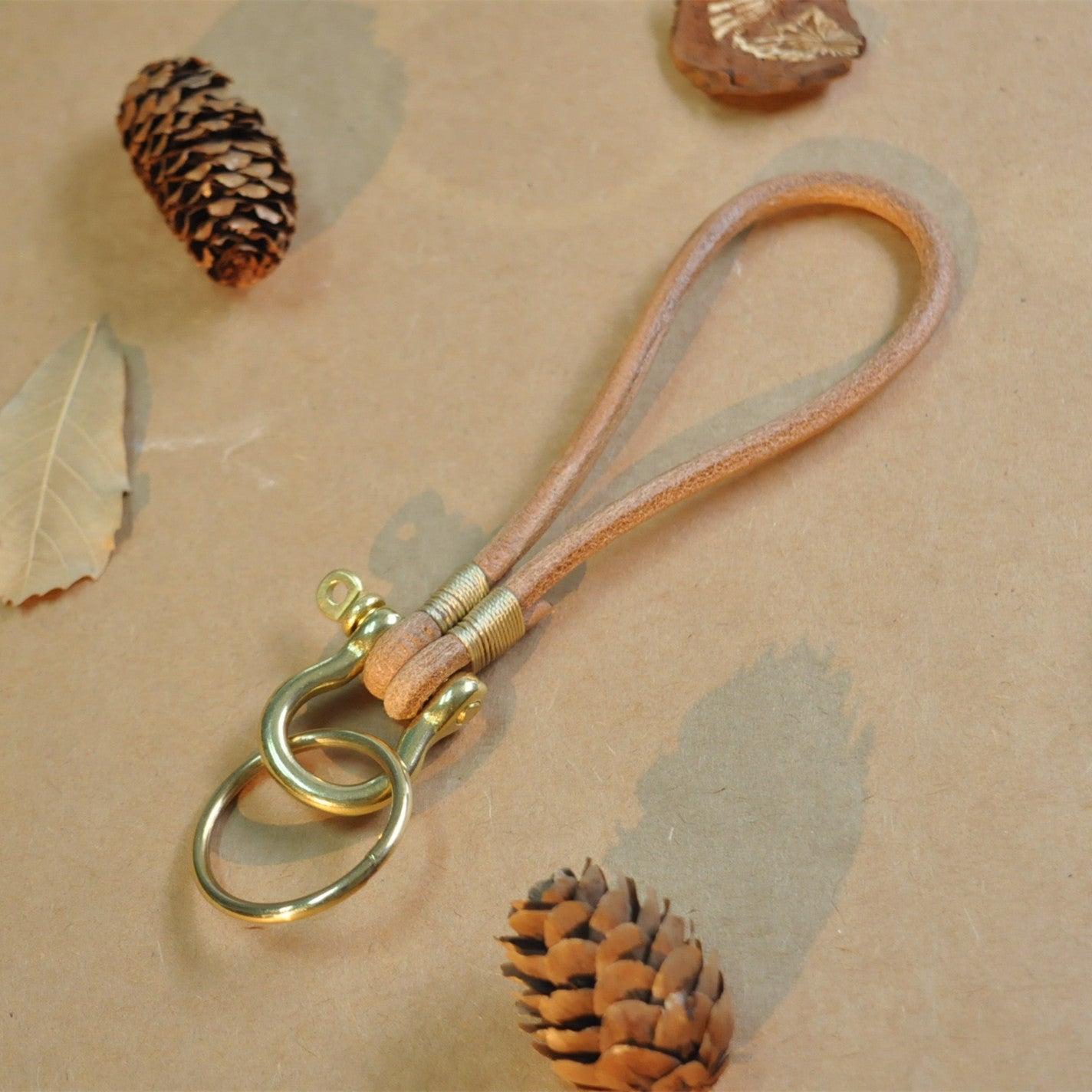 Wholesale Copper Horseshoe Buckle Cowhide Rope Key Chain