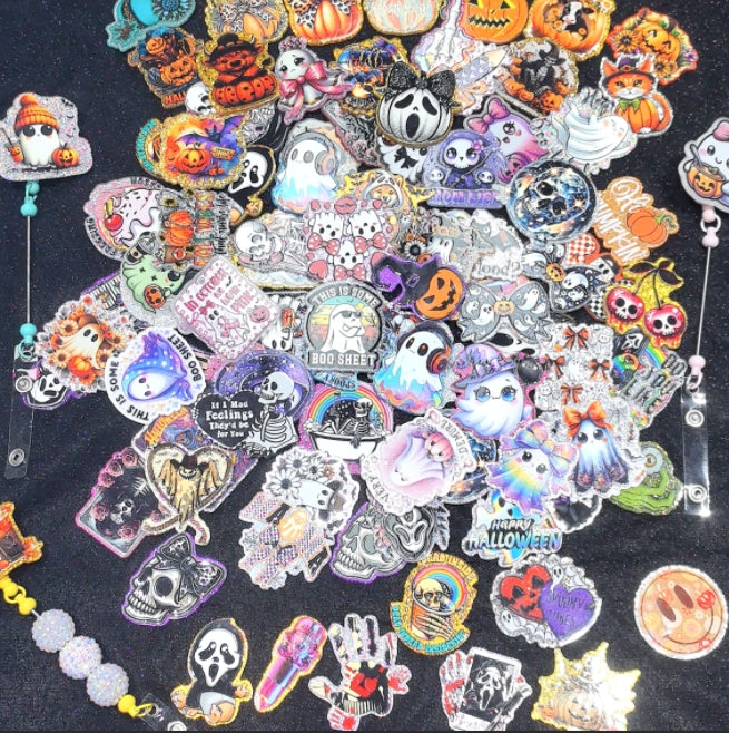 Wholesale Random 30pcs/pack Halloween  Acrylic Flat Backs for Badge Reels Keychains