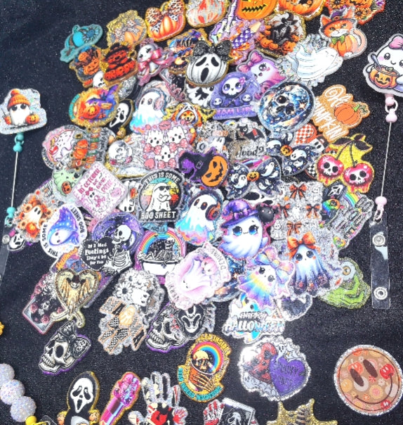 Wholesale Random 30pcs/pack Halloween  Acrylic Flat Backs for Badge Reels Keychains