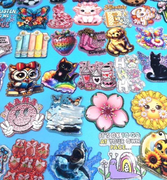 Wholesale Random 30pcs/pack  Cartoon Acrylic FlatBack Badge Scroll Keychain