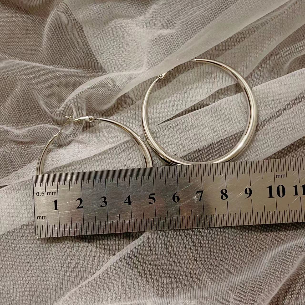 Wholesale Heavy Industry Fashion Plain Hoop Simple Exaggerated Large Metal Earrings