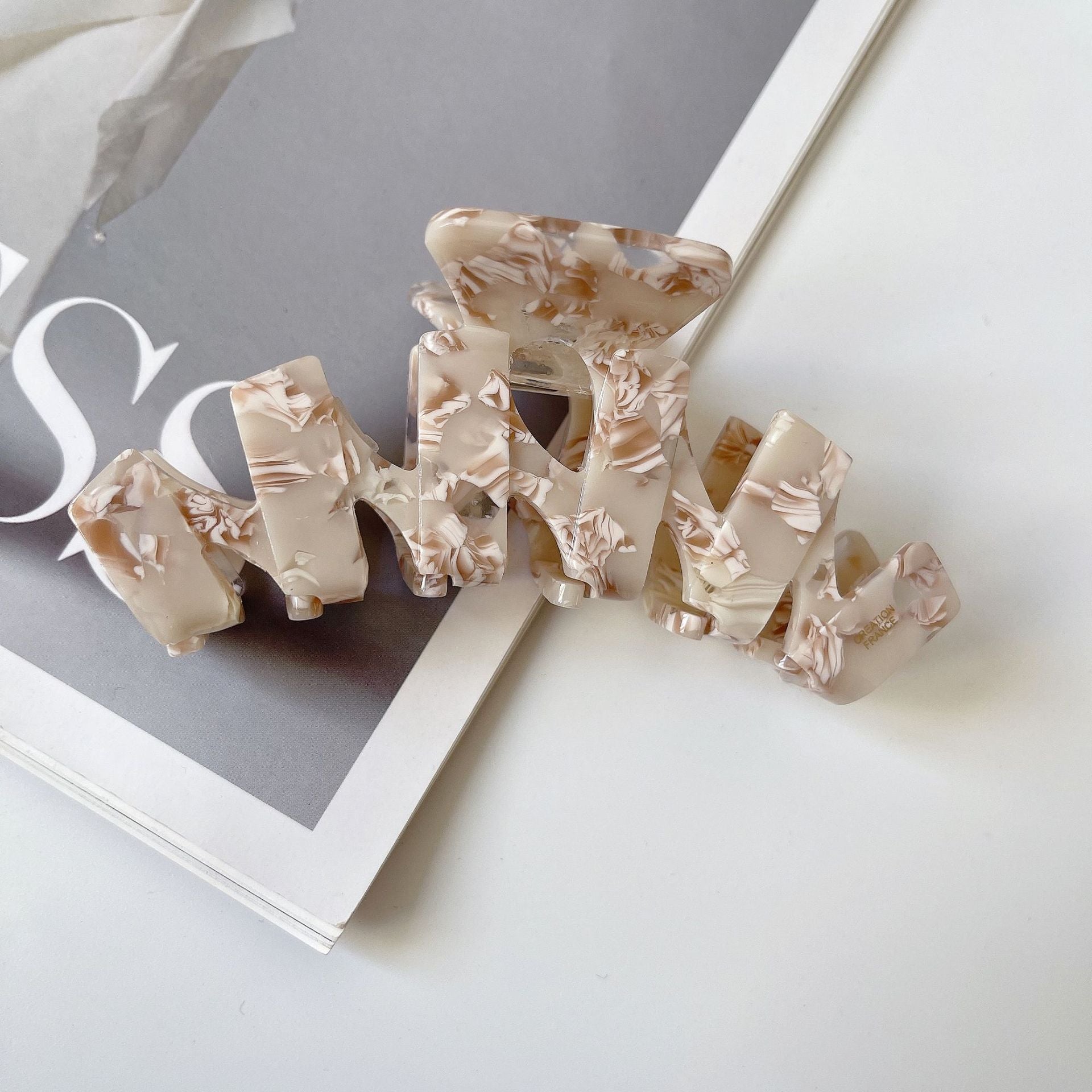 Wholesale Acetate Large Geometric Versatile Shark Clip