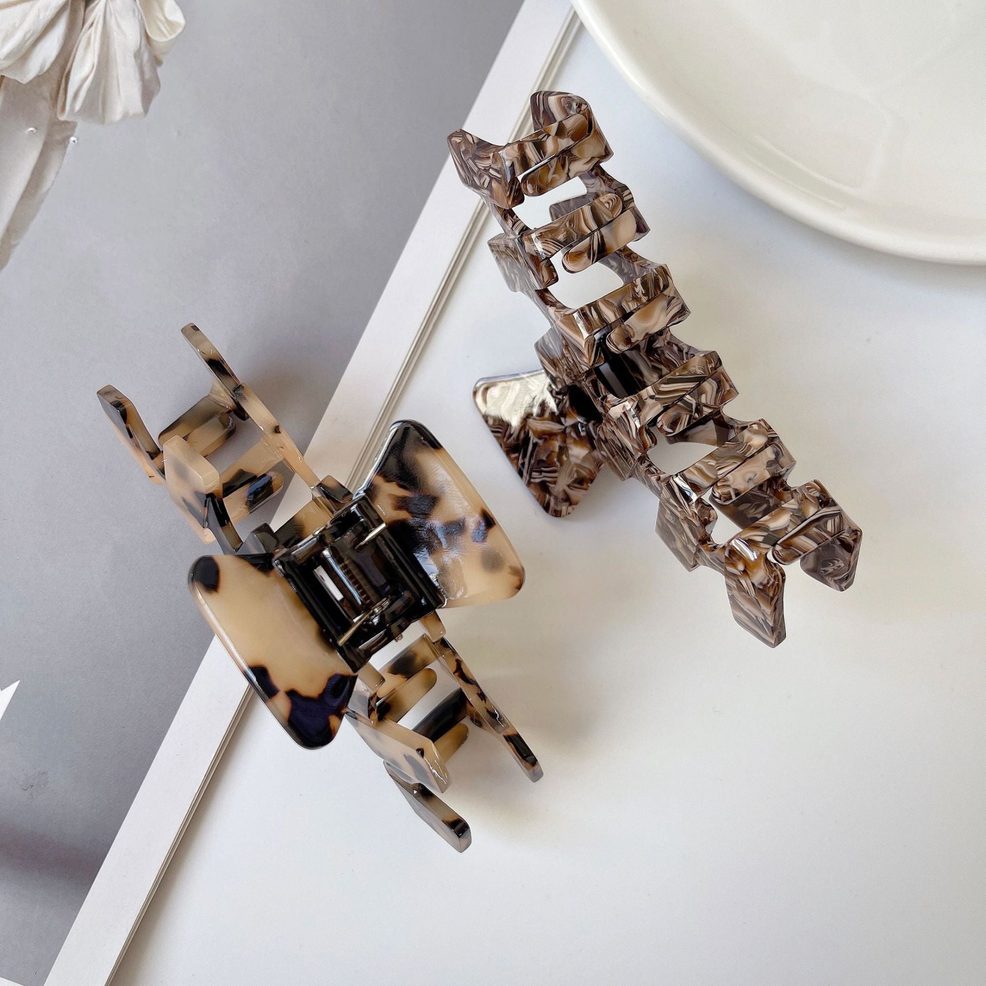 Wholesale Acetate Large Geometric Versatile Shark Clip