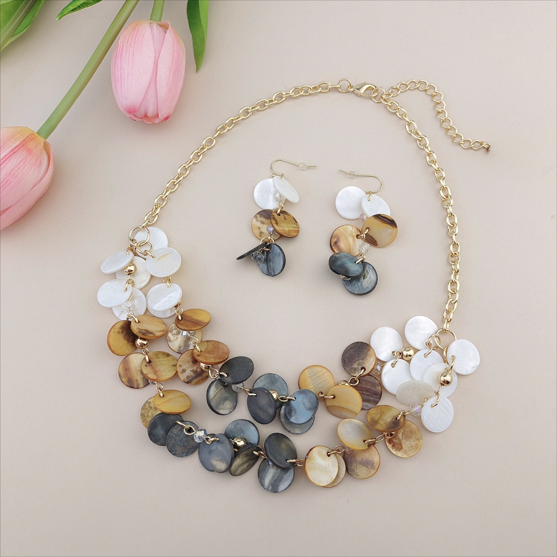 Wholesale Holiday Style Round Natural Dyed Shell Earrings Necklace