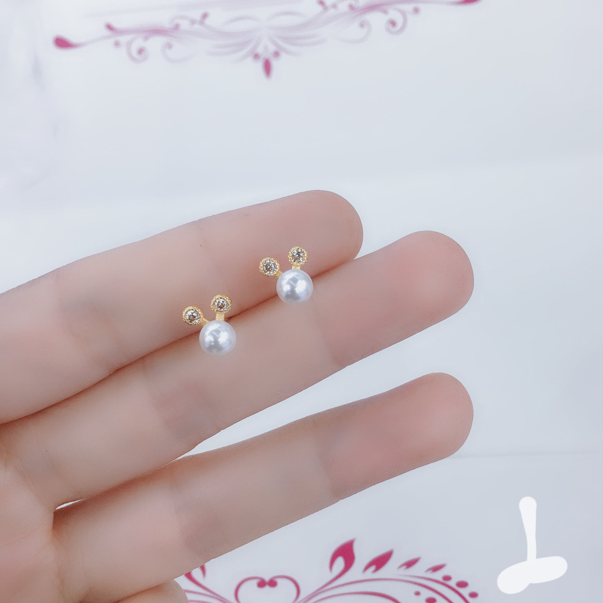 Wholesale Simple Small Exquisite Design Sense 925 Sterling Silver Earrings