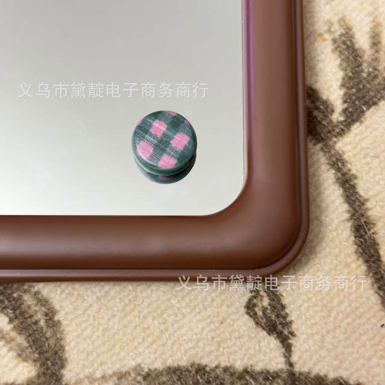 Wholesale 10pcs Acrylic Strawberry Plaid Beaded DIY Homemade Earrings Mobile Phone Rope Bracelet Necklace Clothing Accessories