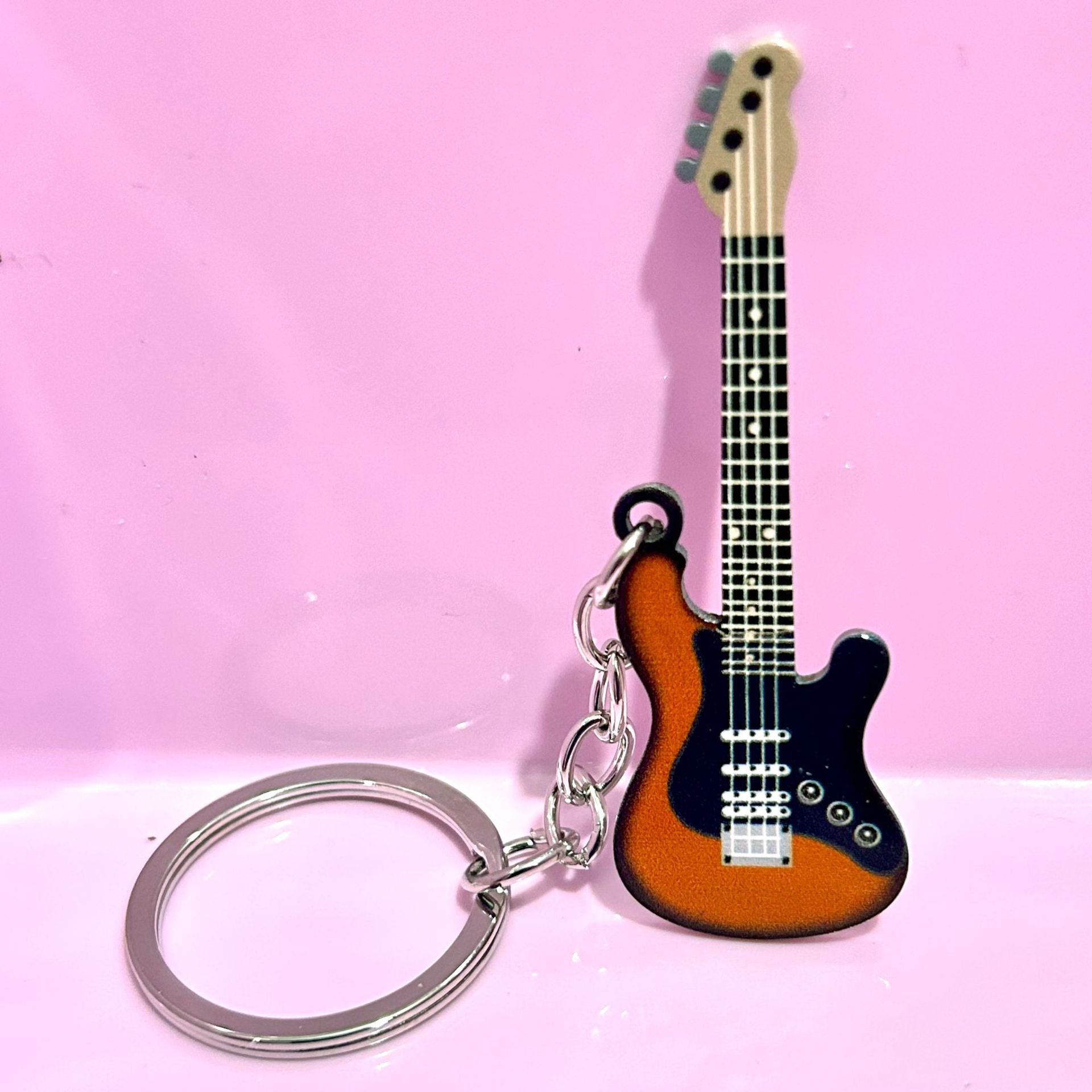 Wholesale  metal stainless steel  color hip hop guitar keychain
