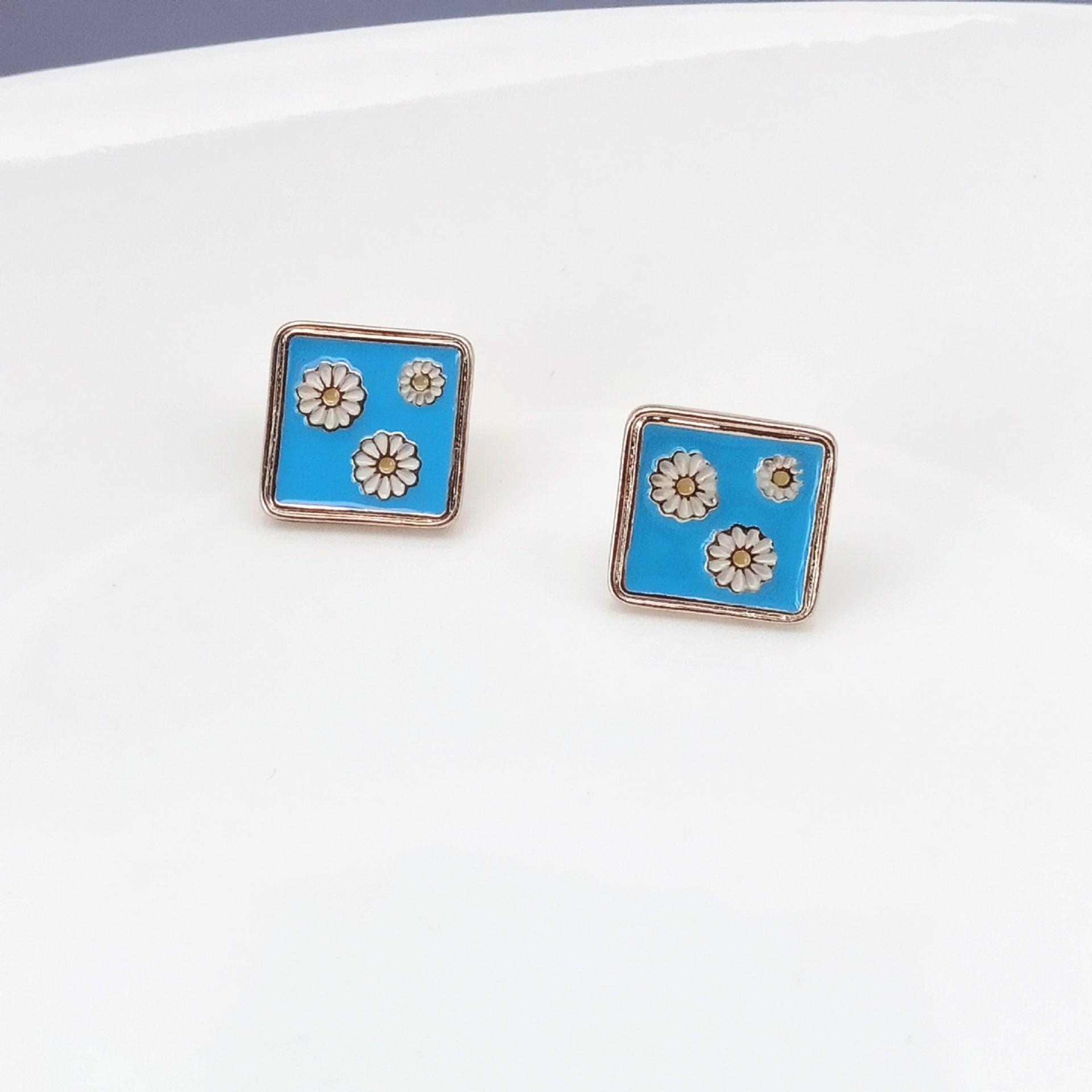 Wholesale Gentle French retro tulip flower earrings