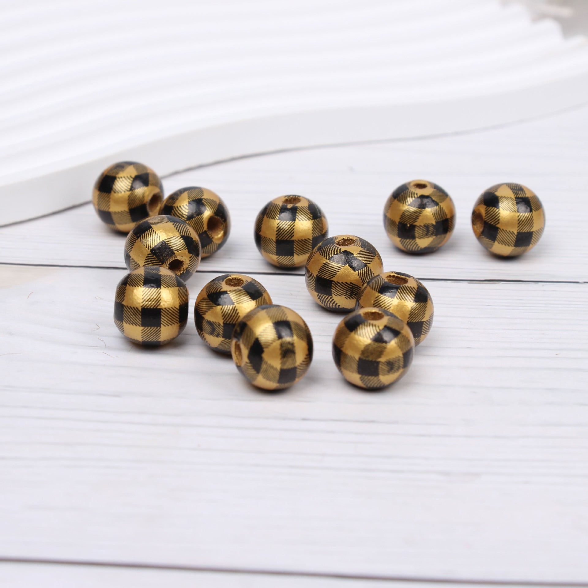 Wholesale 20PCS DIY 20mm Christmas Snowman Scarf Wooden Beads