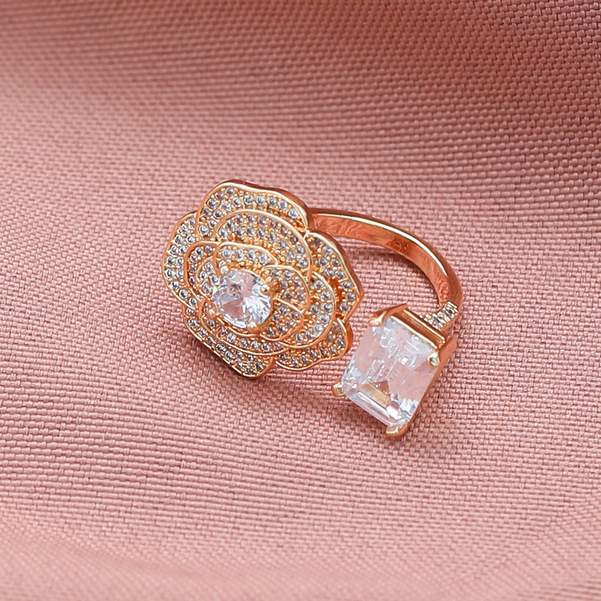 Al por mayor 2023 nuevo anillo de diamante de cobre