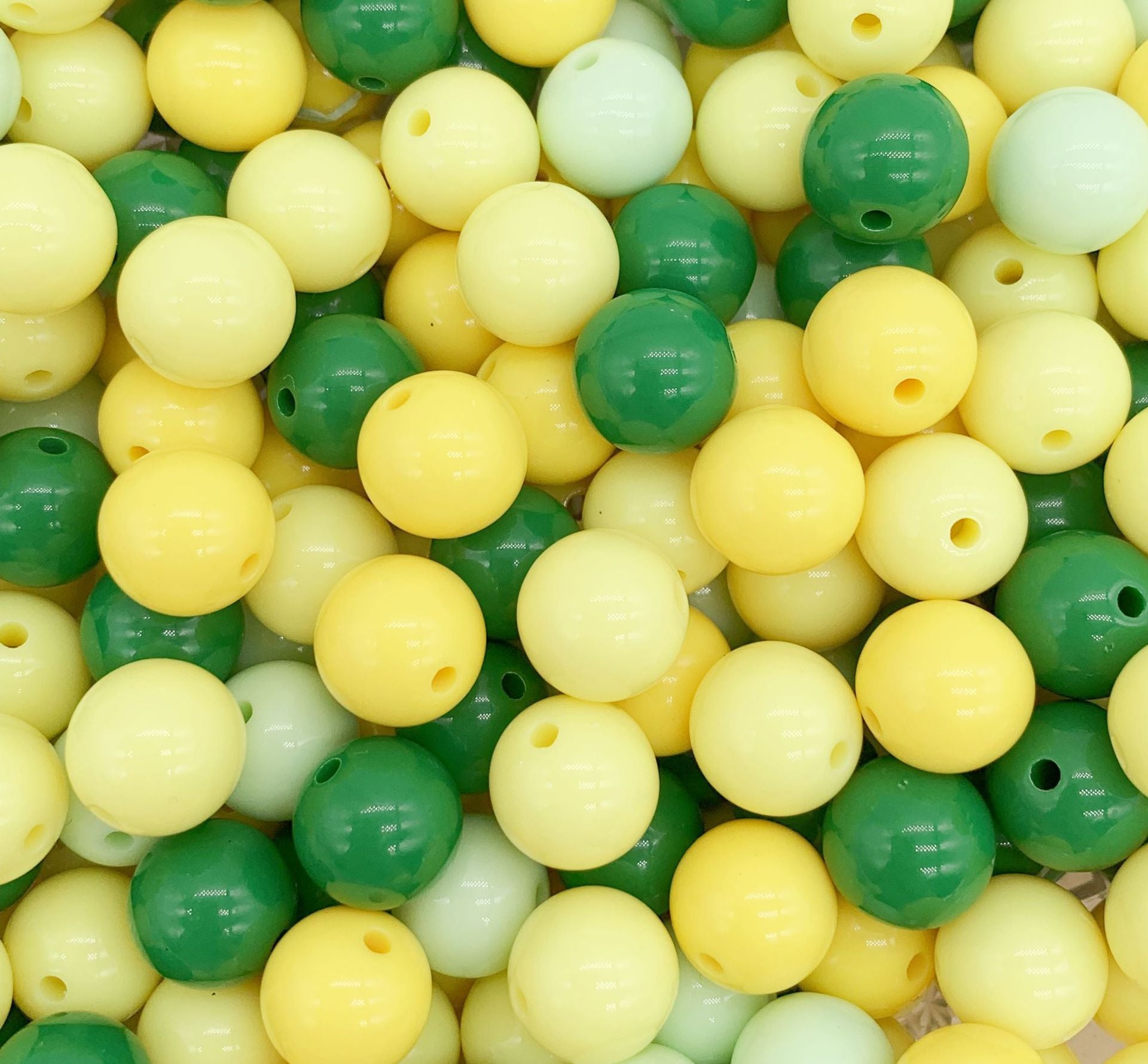 Al por mayor 30 piezas/paquete de cuentas redondas de color sólido de macaron acrílico