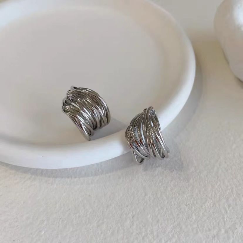 Wholesale C-shaped metal heavy duty vintage earrings