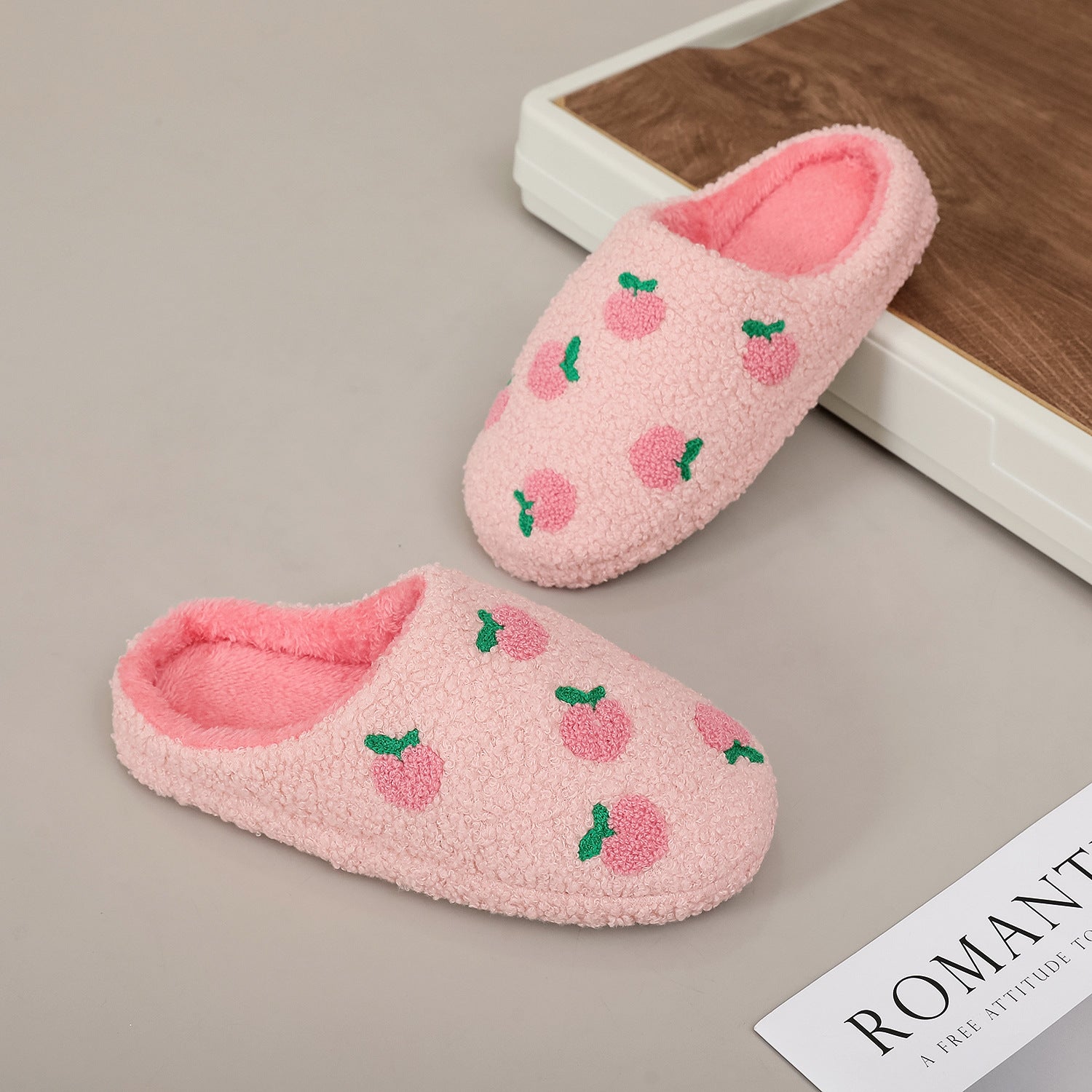 Wholesale Cute pink girly peach cartoon home cotton slippers warm soft bottom silent plush slippers