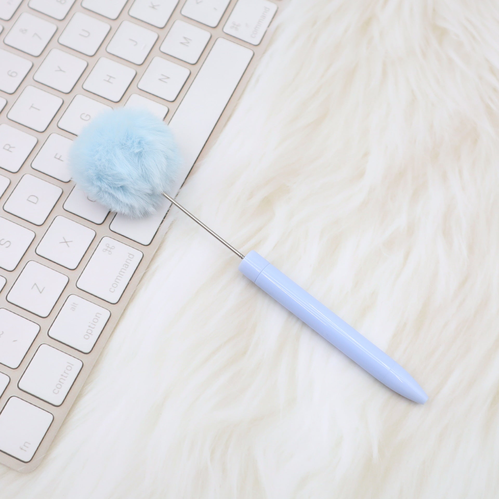 Wholesale New Style Fluffy Ball Beaded Pen Creative DIY Handmade Plastic Fluffy Ball Beaded Ballpoint Pen High Color Value Fluffy Pen Can be Wraped