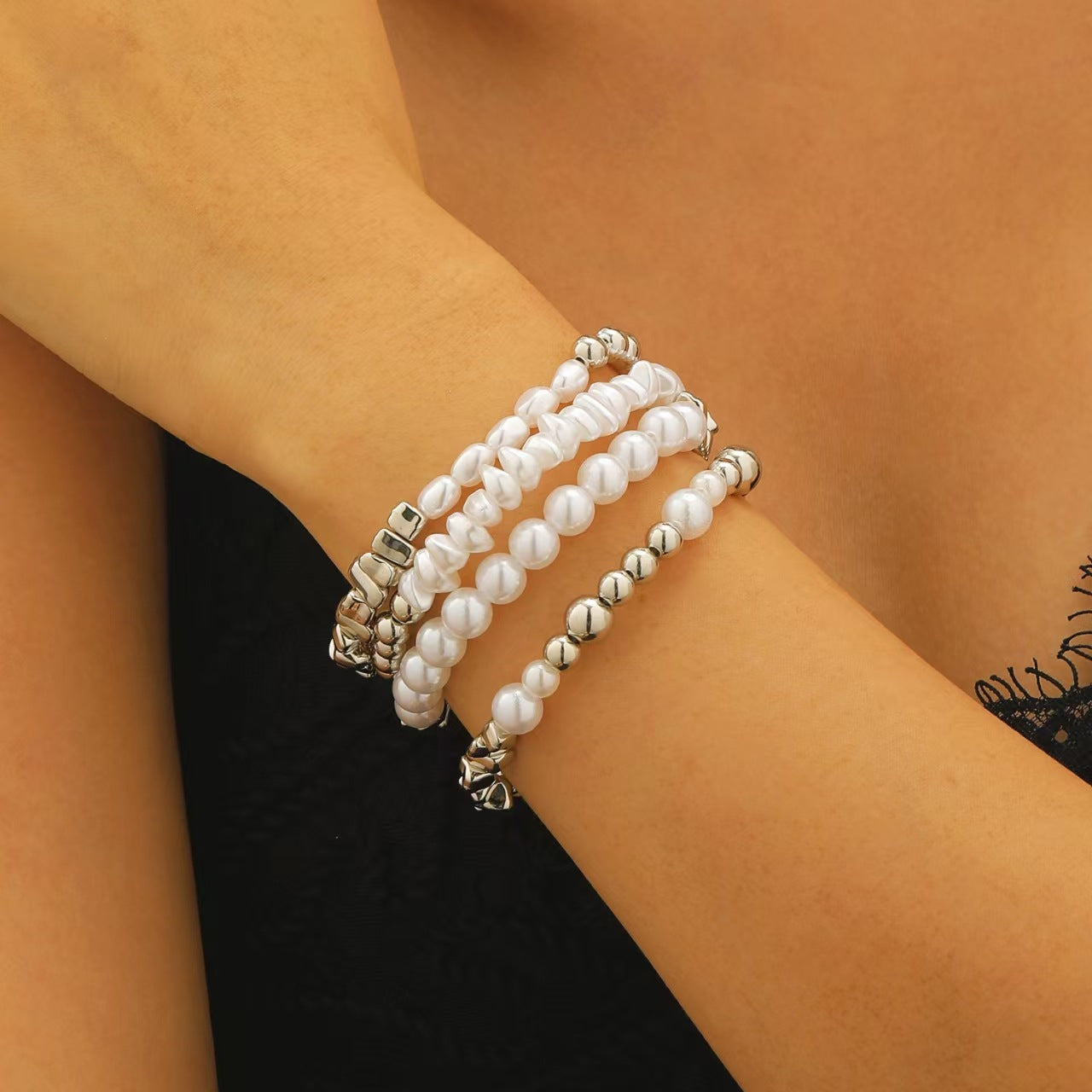 Wholesale Silver Geometric Heart Pendant Necklace