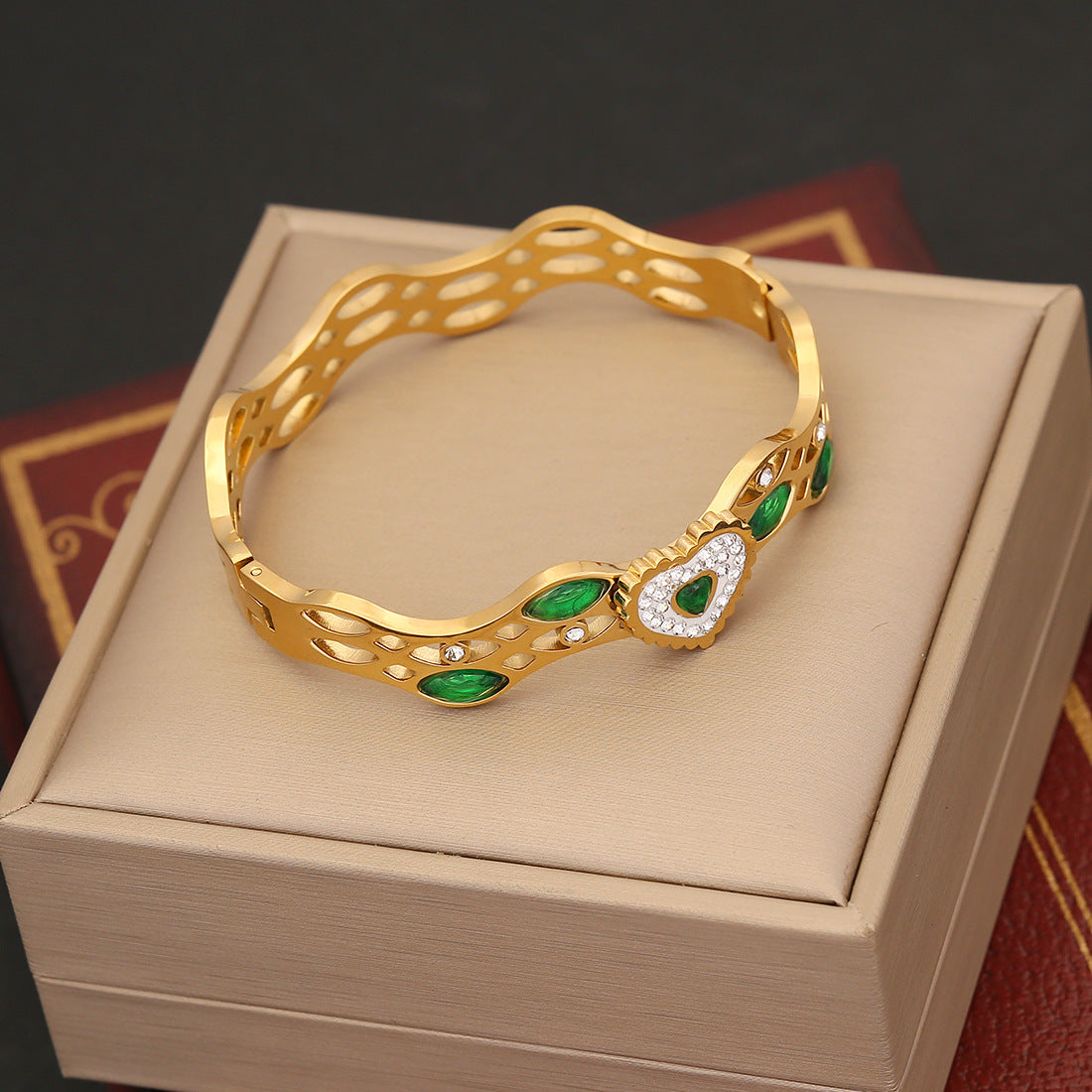 Wholesale Vintage Emerald Stainless Steel Zircon Bracelet