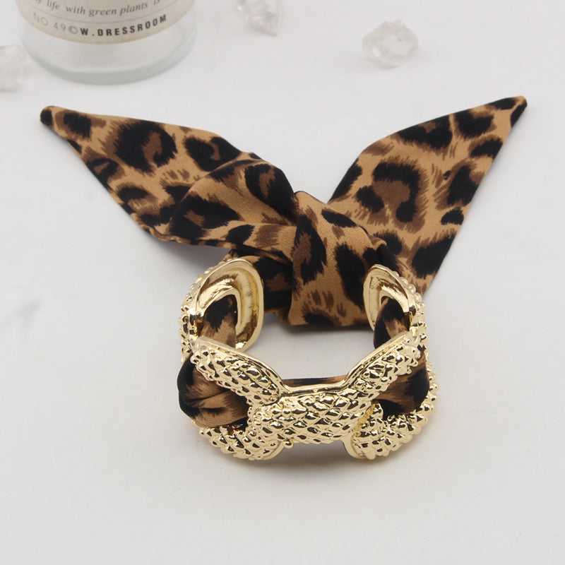 Wholesale Middle Ancient vintage Golden Leopard Scarf Open Niche High-end Delicate Bracelet