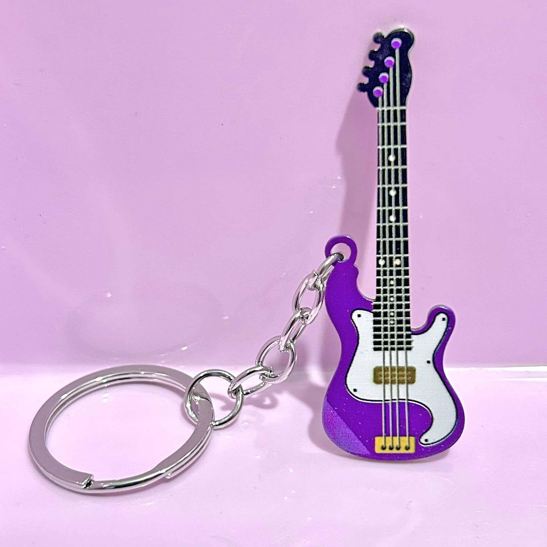 Wholesale  metal stainless steel  color hip hop guitar keychain