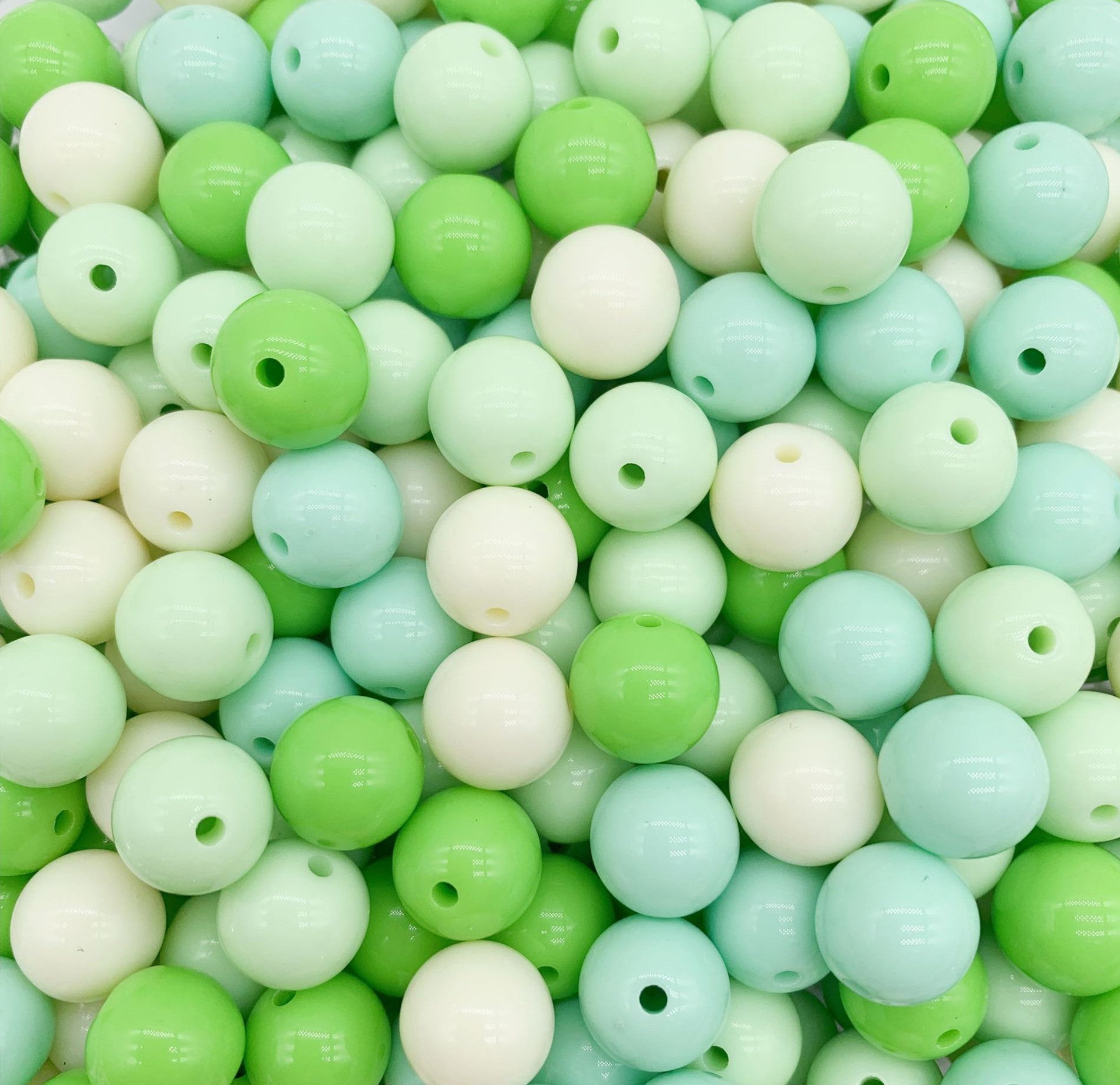 Al por mayor 30 piezas/paquete de cuentas redondas de color sólido de macaron acrílico