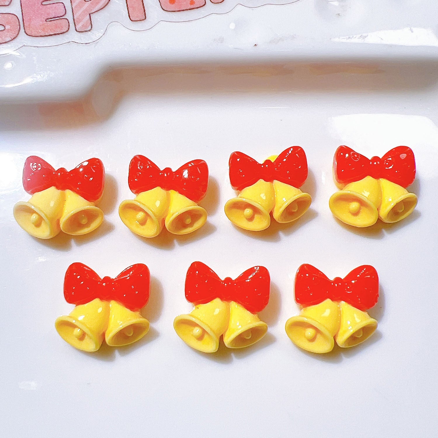 Wholesale 20pcs/pack Christmas resin accessories wholesale DIY handmade materials