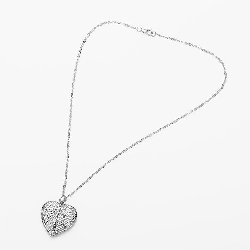 Wholesale Valentine's Day Heart Shape Alloy Necklace