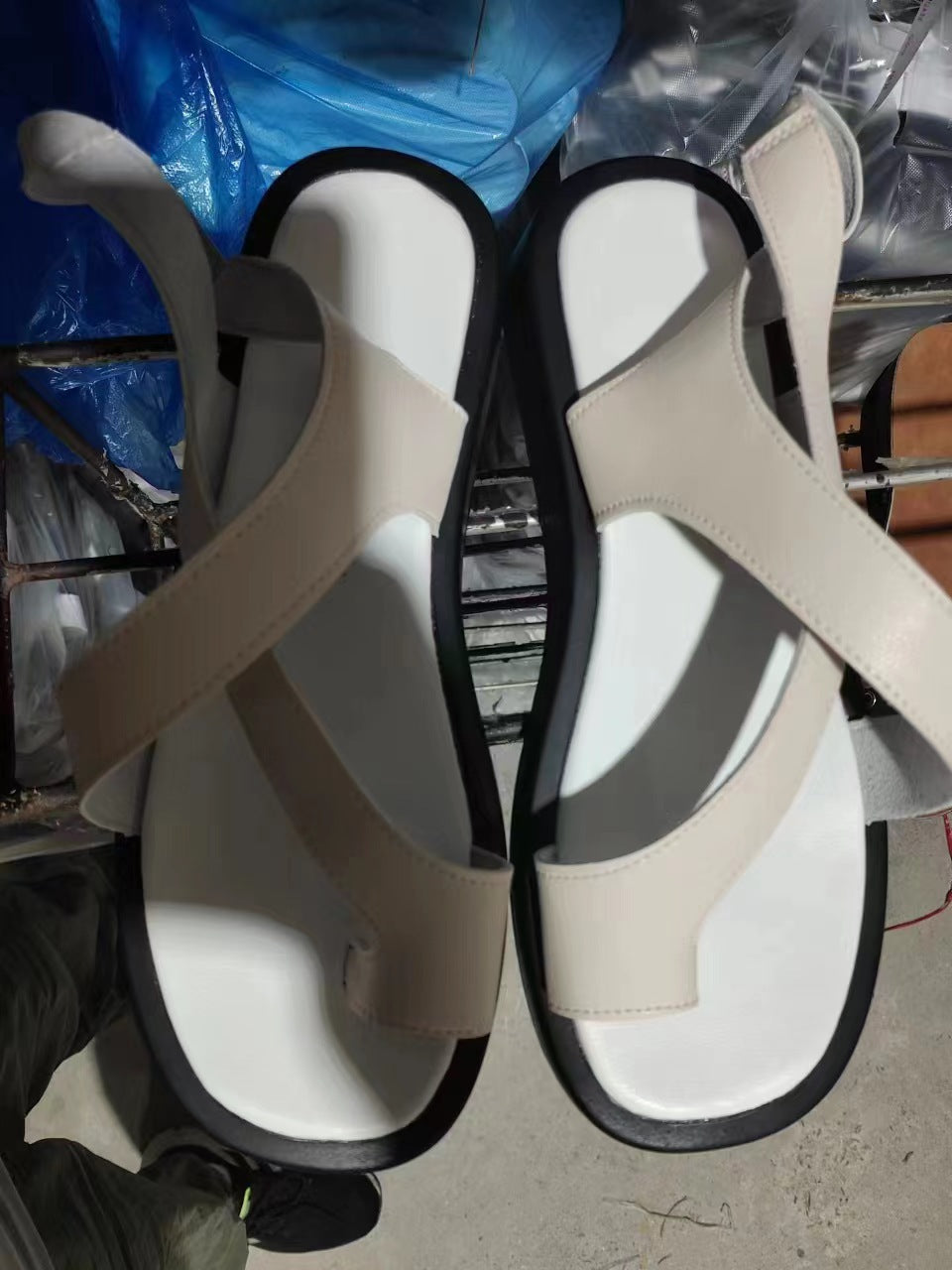 Wholesale  Large Size Thick-soled Flats Toe Round Toe Beach Shoes Anklet Buckle Strap Large Size