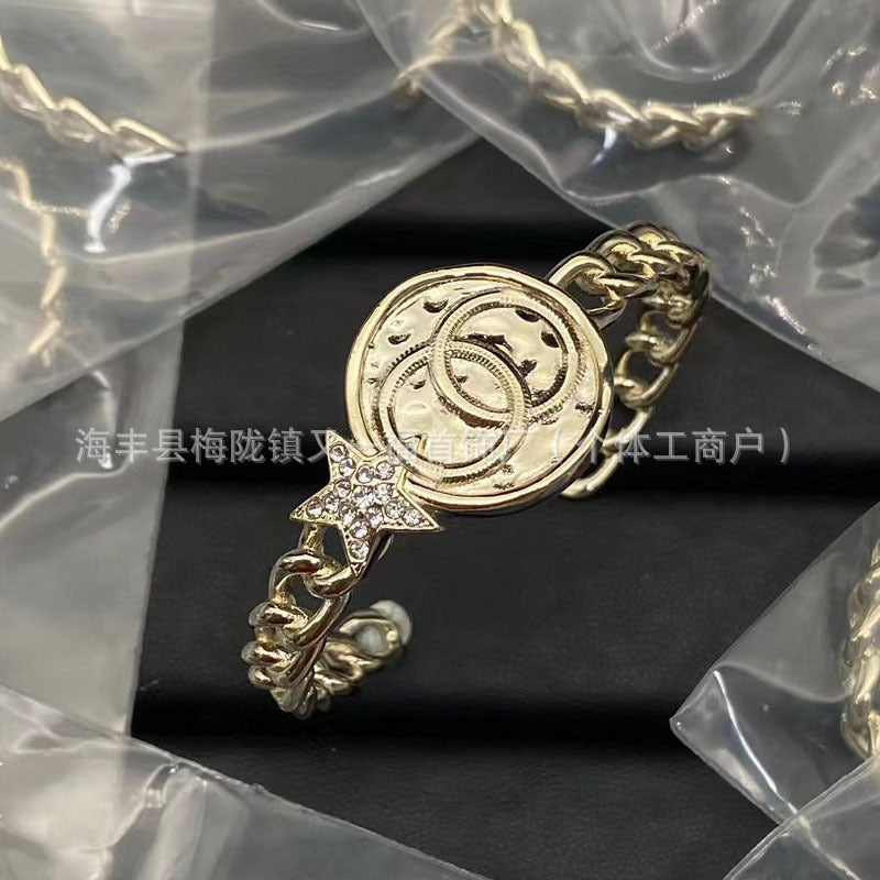 Wholesale New Double C Letter Diamond Piercing Leather Small Chanel Style Bracelet Retro Fashion All-match Bracelet