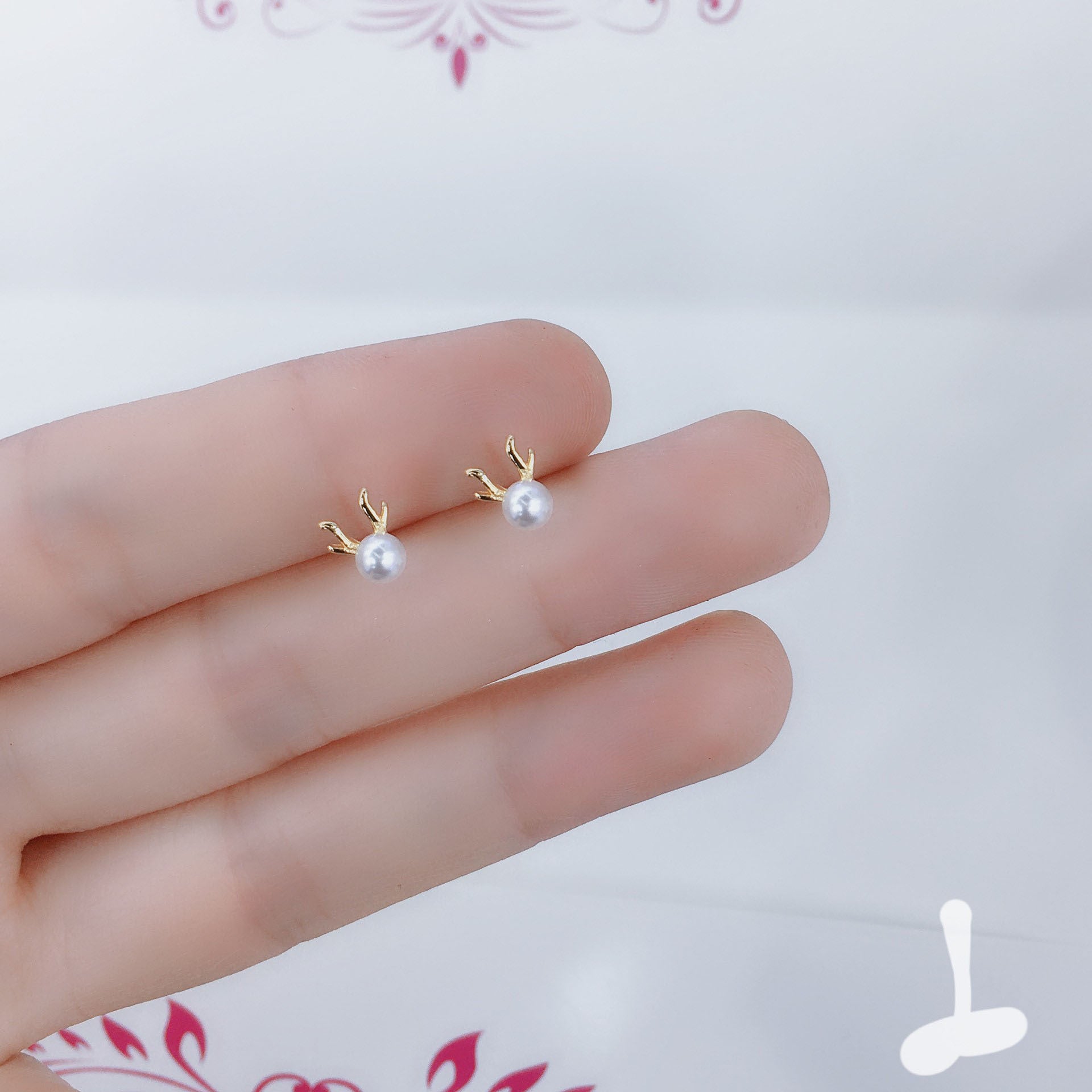 Wholesale Simple Small Exquisite Design Sense 925 Sterling Silver Earrings