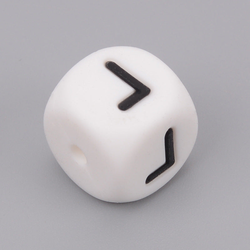 Letras rusas de silicona de 50 piezas al por mayor cuentas dispersas