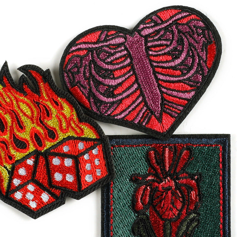 Wholesale Computer embroidery heart shaped skull patch embroidery cloth patch