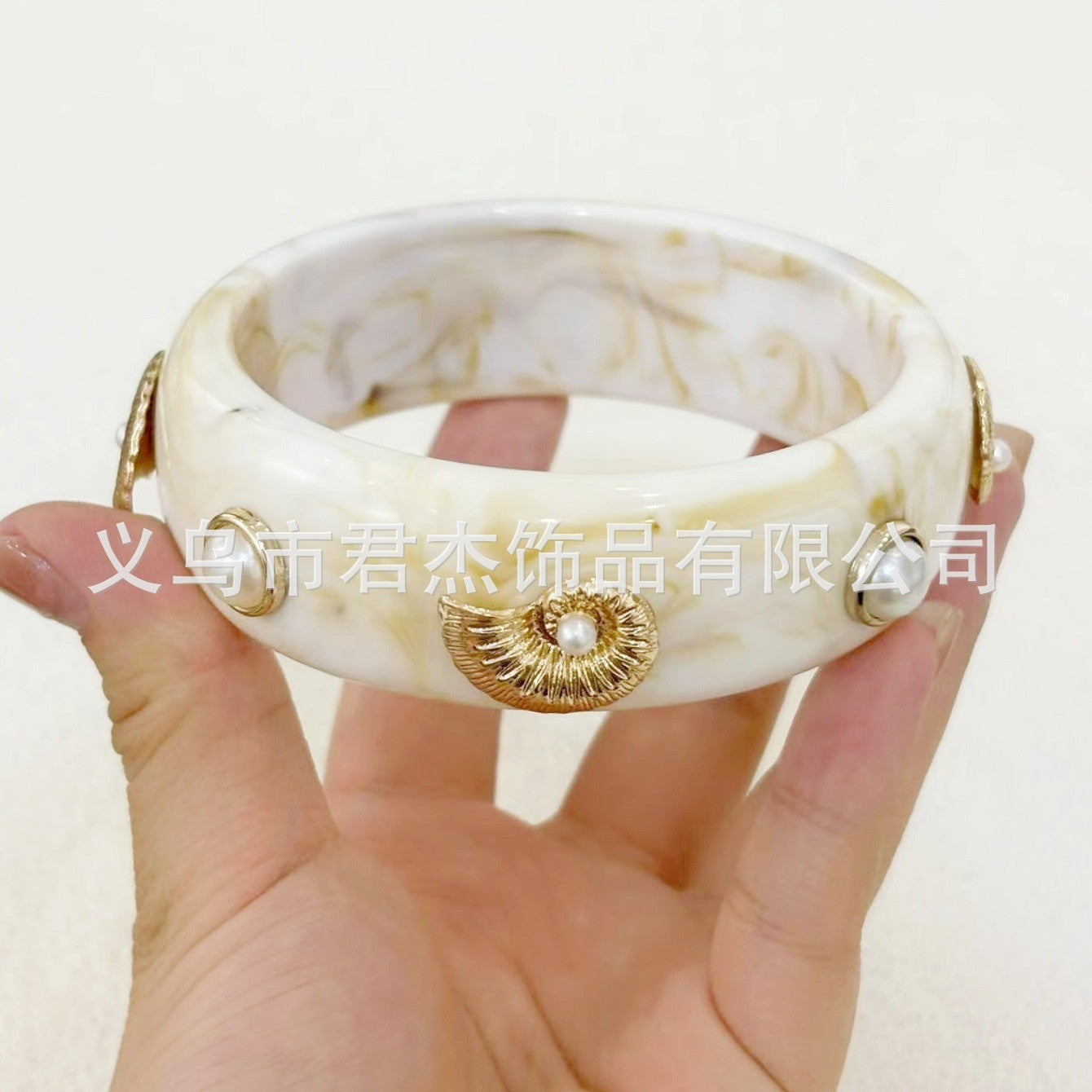 Wholesale Resin Pearl Shell Bracelet