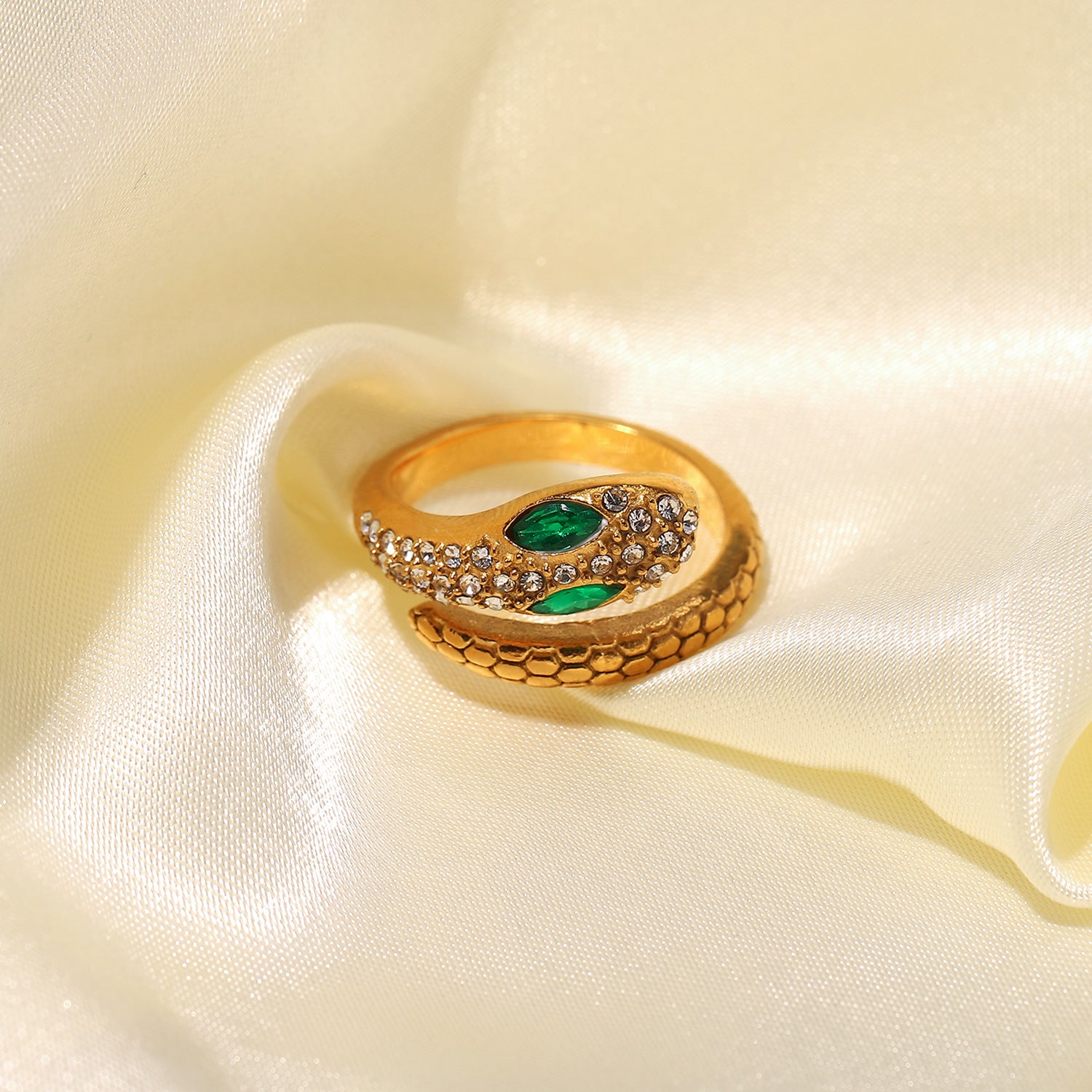 Wholesale Stainless Steel 18K Gold Plated Serpentine Zircon Ring