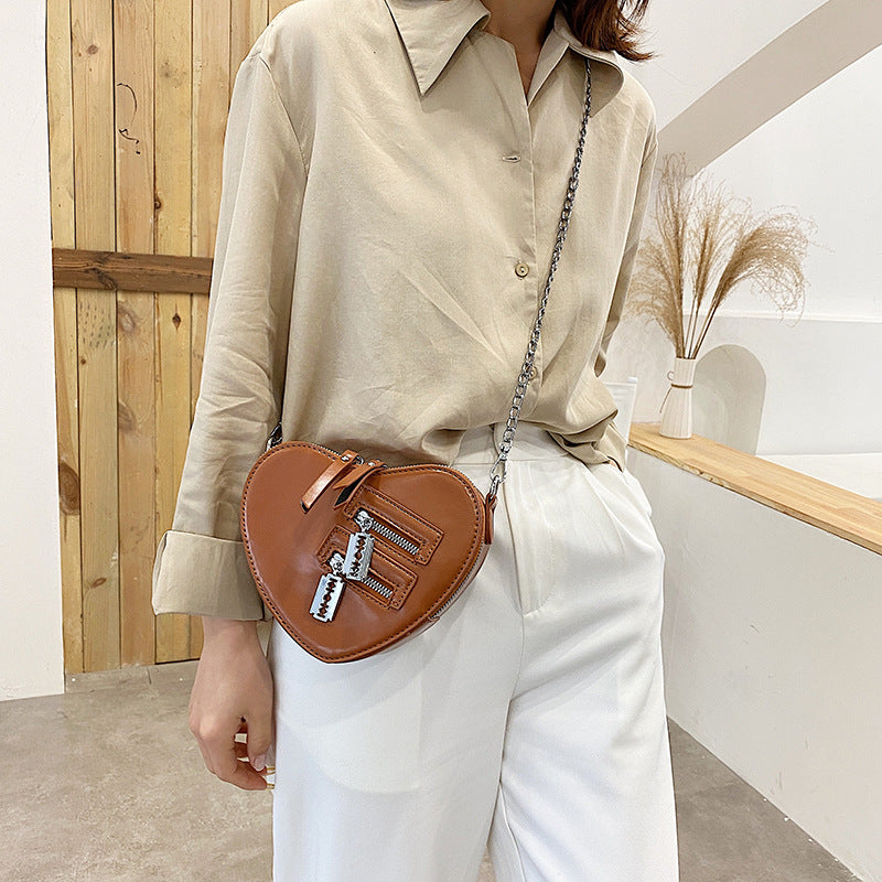 Wholesale PU Heart Chain Messenger Bag