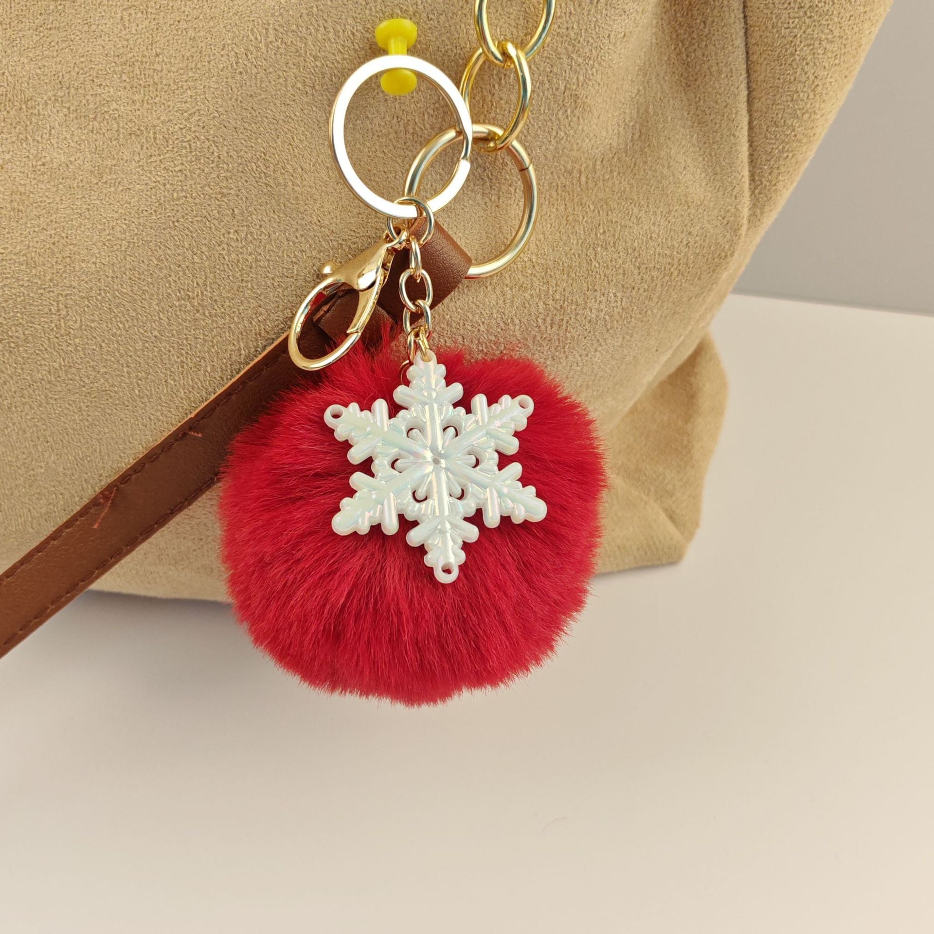 Wholesale Snowflake fur ball keychain