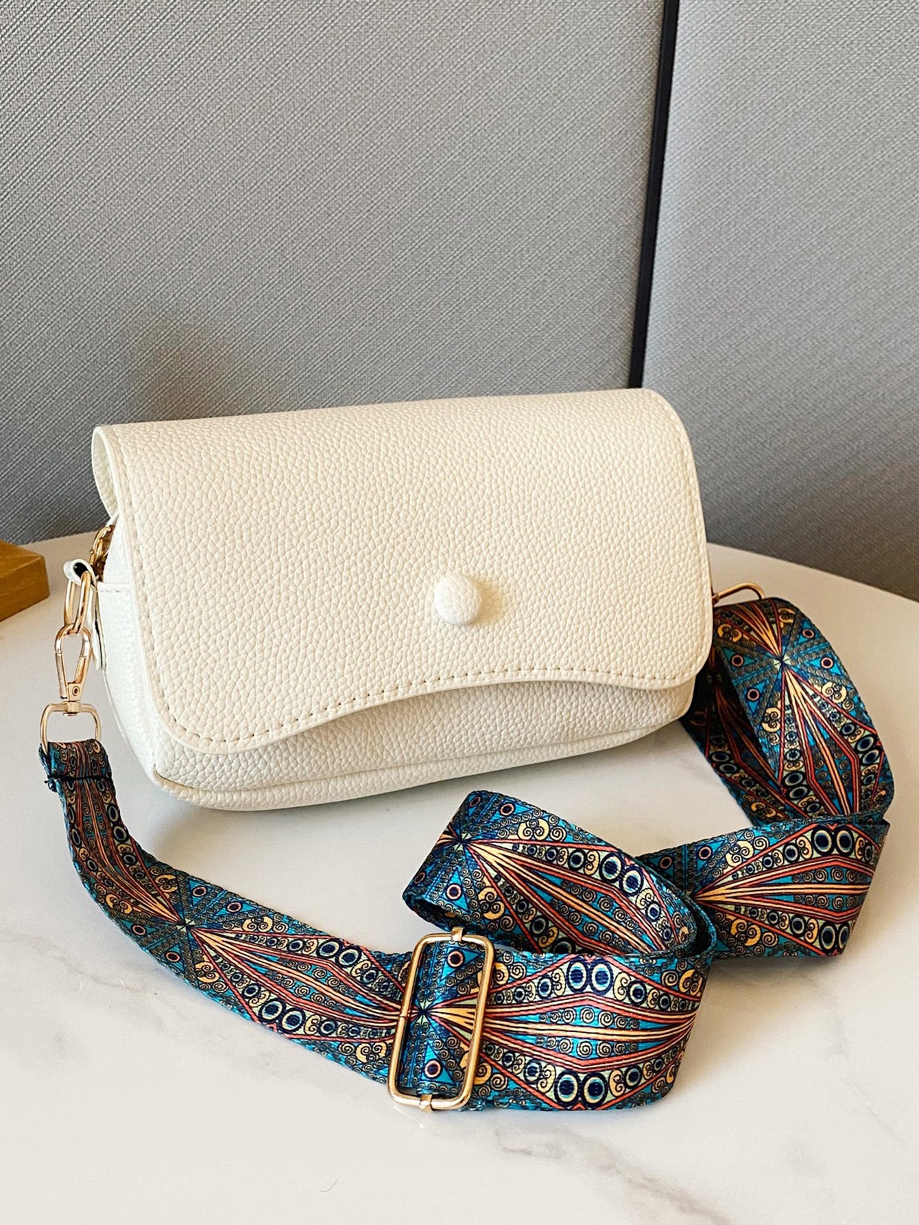 Wholesale Broadband PU Single Shoulder Crossbody Bag Cylinder