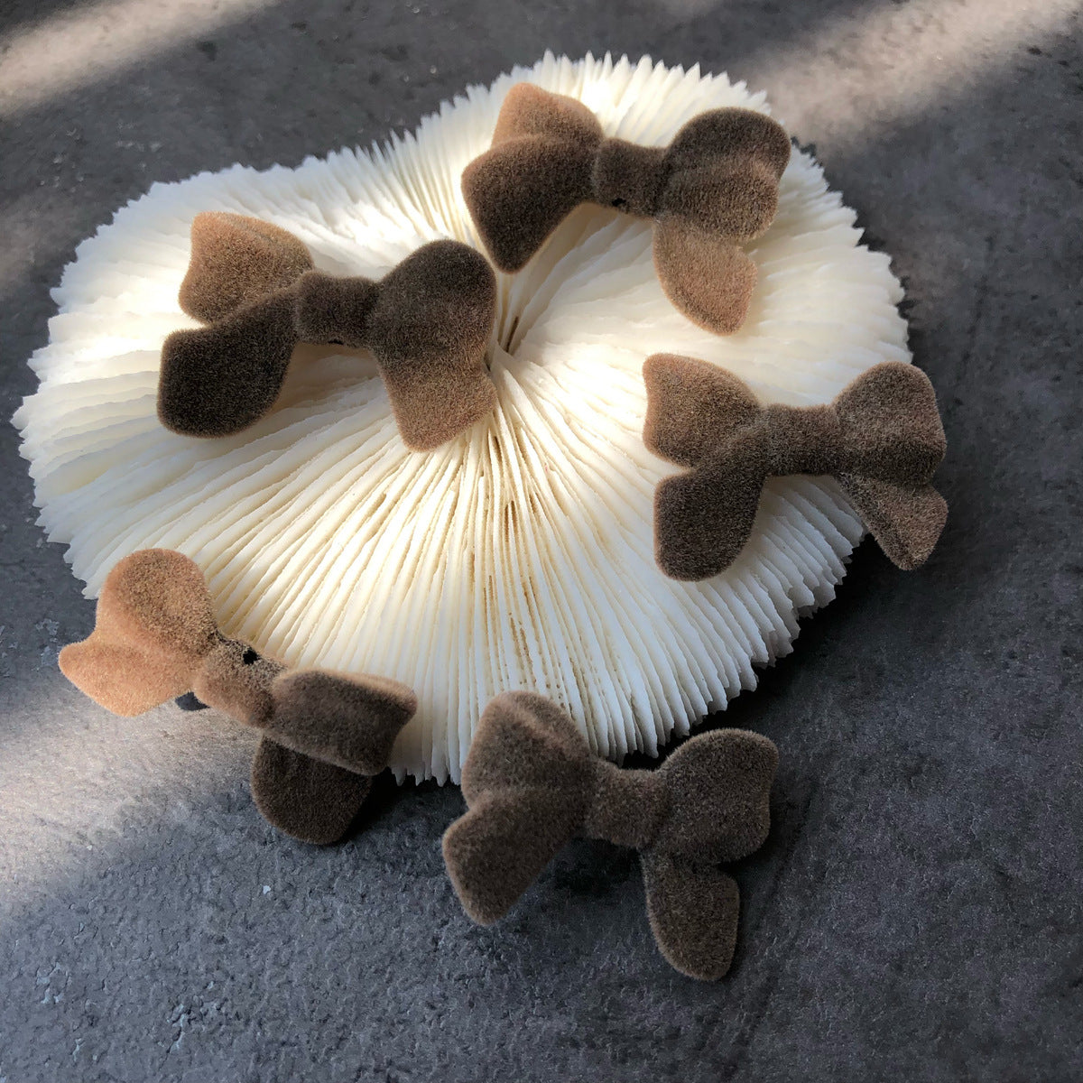 Wholesale 10PCS Flocking Bow Accessories Beads