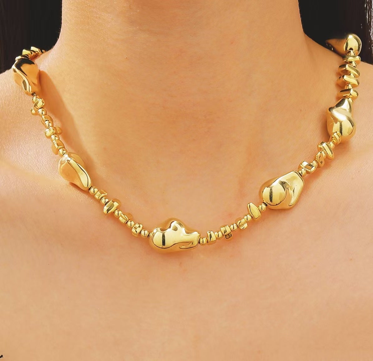 Wholesale Silver Geometric Heart Pendant Necklace