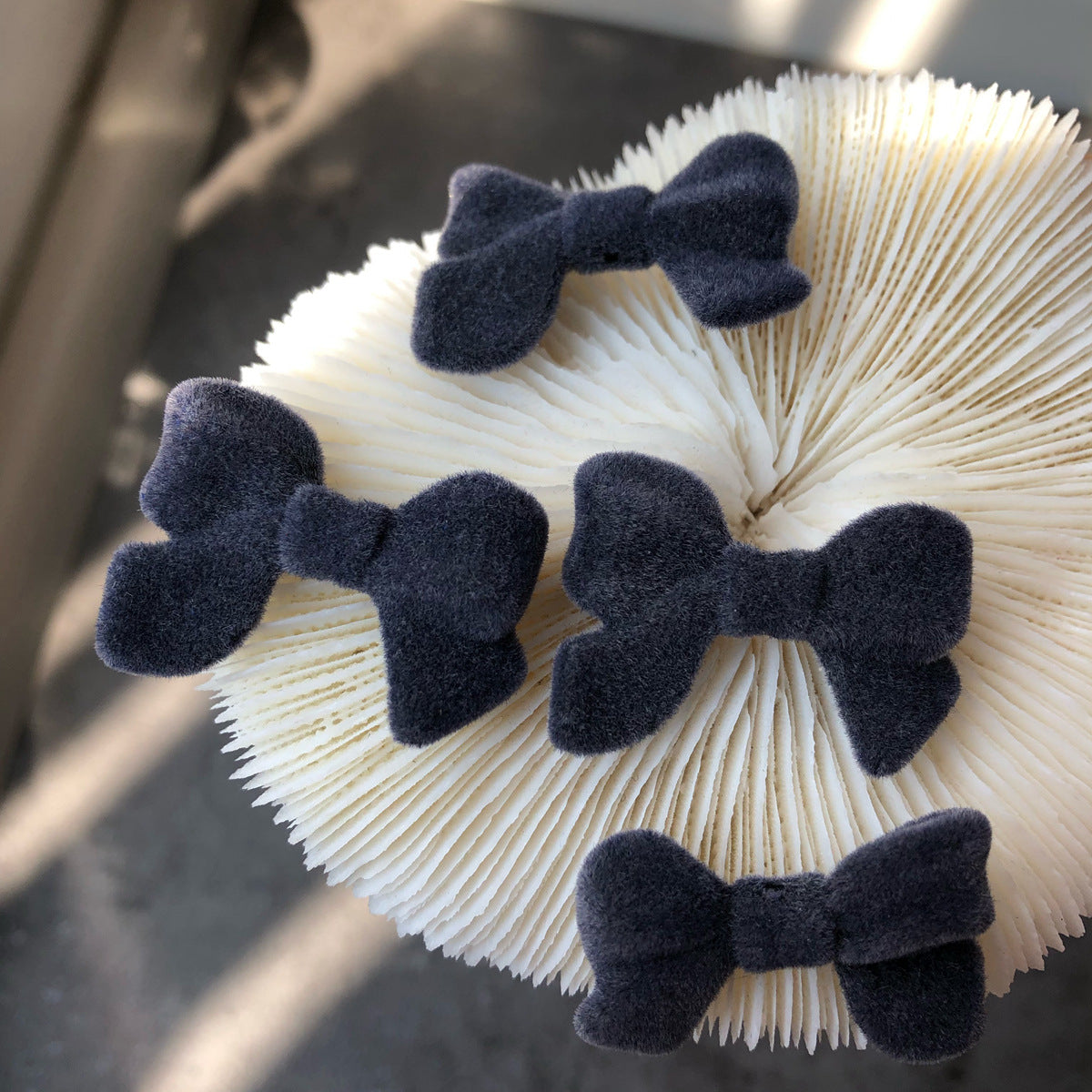 Wholesale 10PCS Flocking Bow Accessories Beads