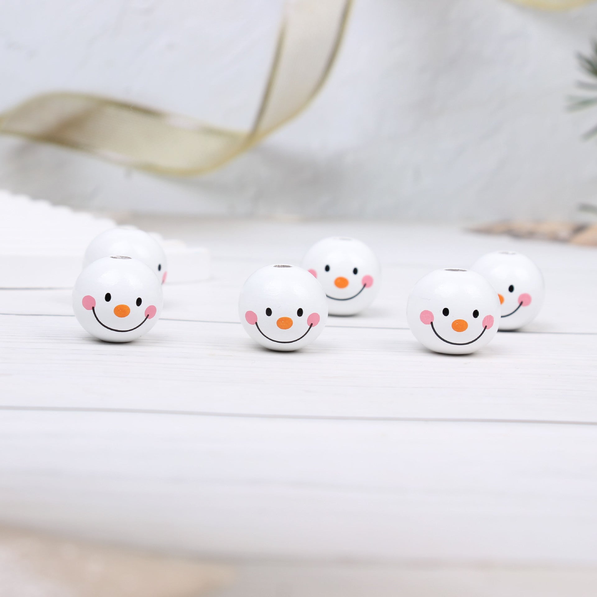 Wholesale 20PCS DIY 20mm Christmas Snowman Scarf Wooden Beads