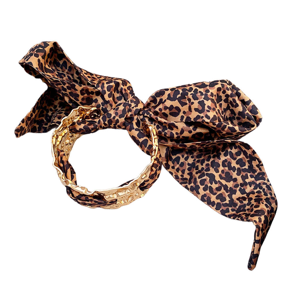 Wholesale Women' s hot girl style leopard print ribbon alloy bracelet