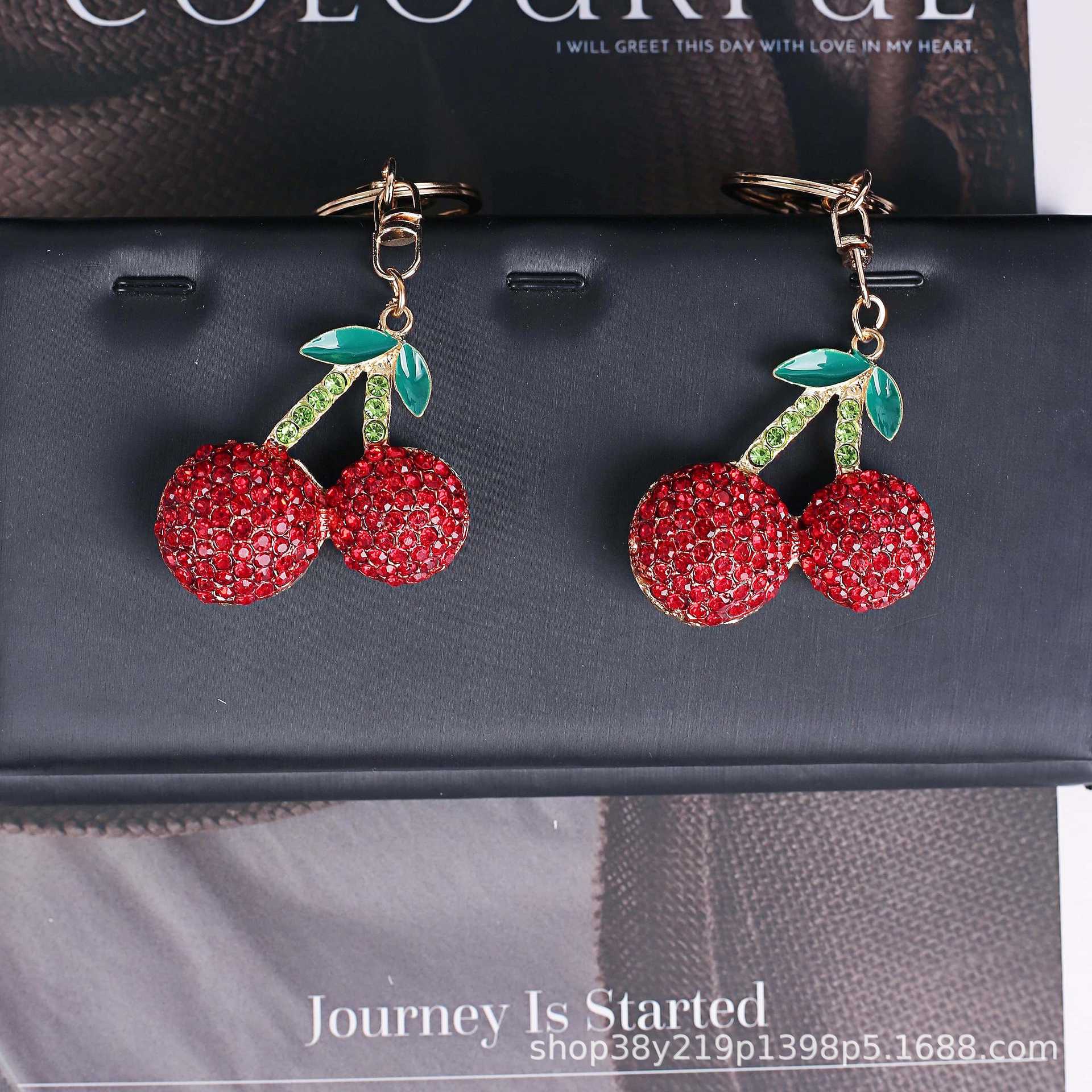 Wholesale Creative cute cherry rhinestone car keychain