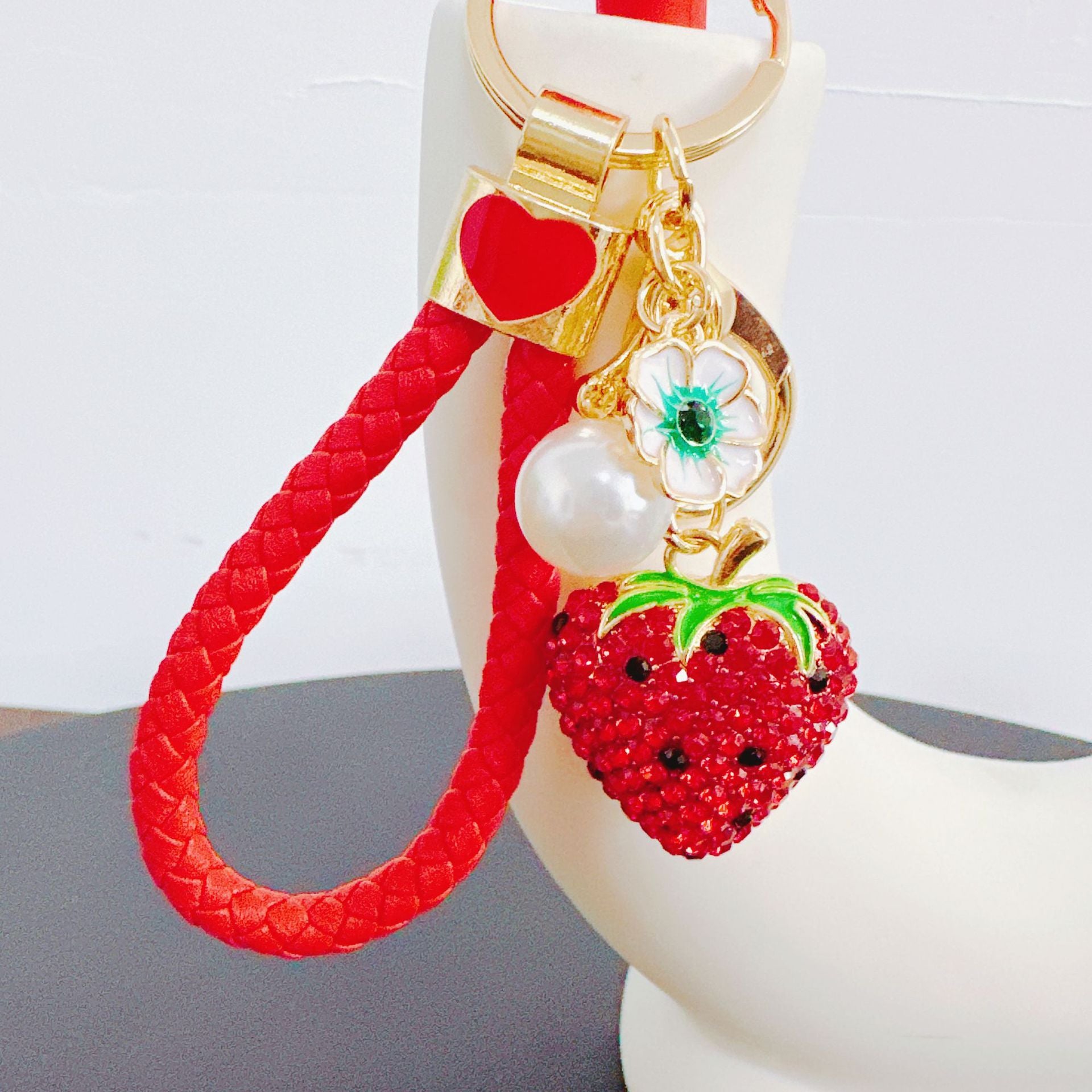 Wholesale Cute Rhinestone Strawberry Pineapple Fruit Alloy Keychain