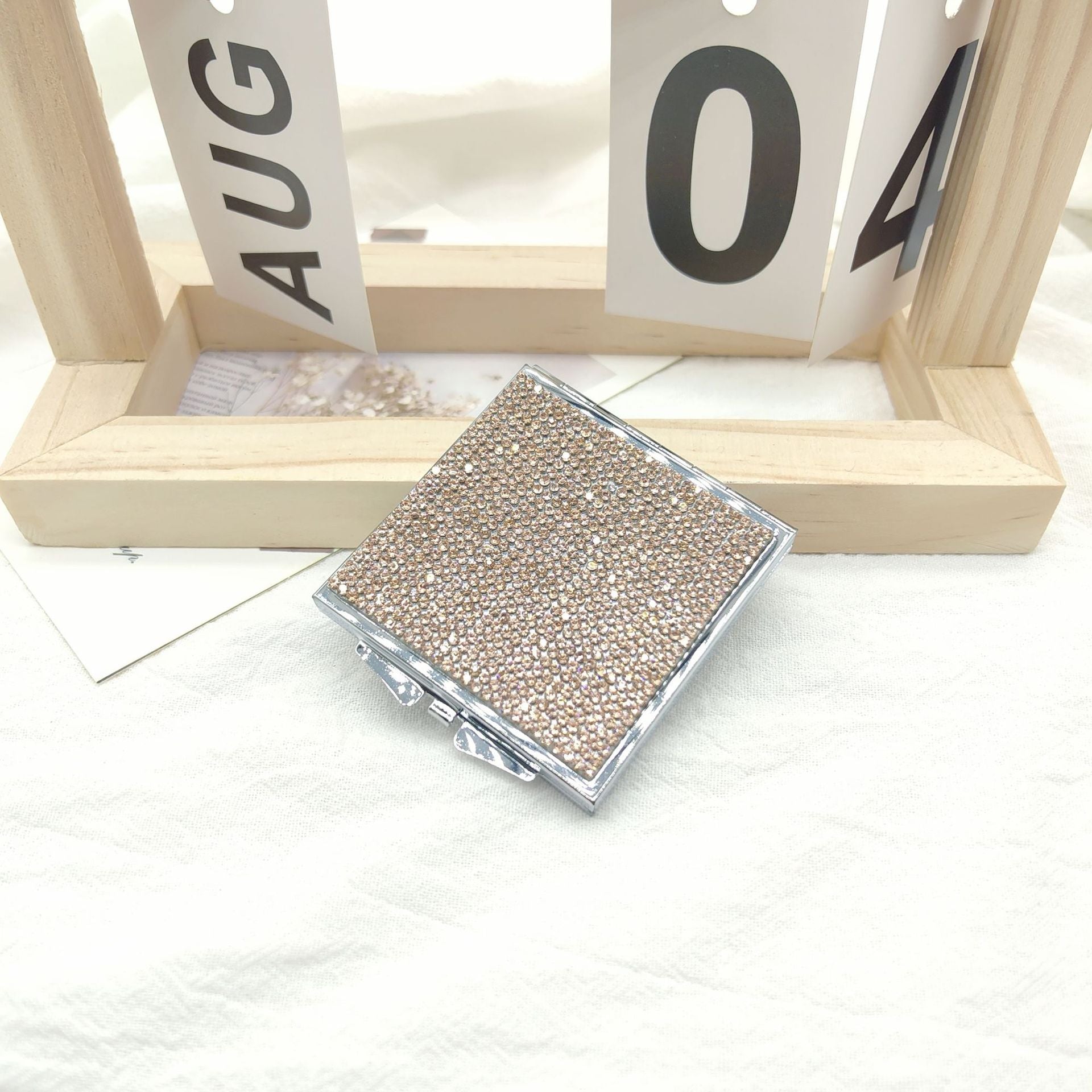 Wholesale fashion block metal cross-border rhinestone fashion folding makeup mirror