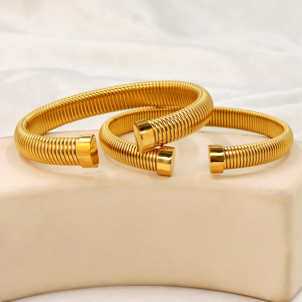Wholesale Fashionable C-shaped Titanium Steel 18K Gold Open Bracelet