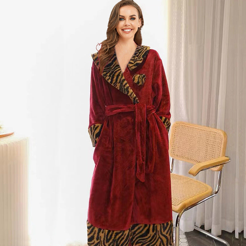Wholesale Autumn and Winter Fashion Light Luxury Personality High-end Robe Leopard Print Wine Red Flannel Cardigan Pajamas